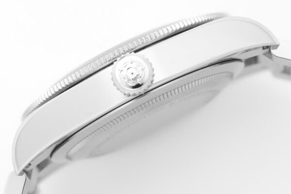 Tudor Black Bay 68 Replica Watch Crown Details Tudor Black Bay 68 Replica Watch Crown Details
