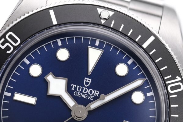 TUDOR Black Bay 68 Replica Bezel and Dial