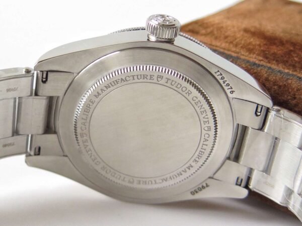 tudor black bay 58 replica Sealed Bottom Cover