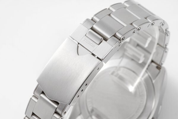 Tudor T-fit micro-adjusting clasp Tudor T-fit micro-adjusting clasp