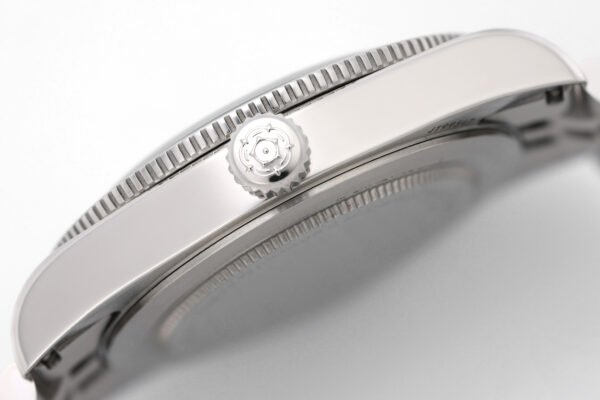 Black Bay 54 replica stainless steel crown details Black Bay 54 replica stainless steel crown details